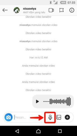 Cara video call-an hingga 4 orang lewat DM instagram 8 tap and hold (ketuk dan tekan) icon mic