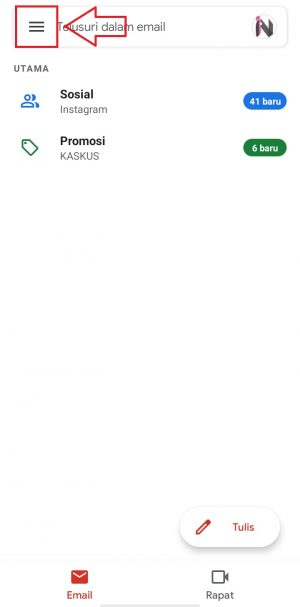 Cara mengaktifkan dark mode di Gmail 1 ketuk ikon garis tiga di kiri atas layar