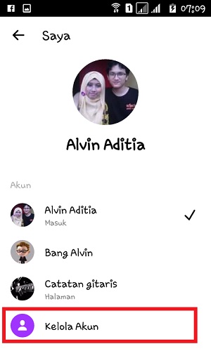 Cara Menghapus Akun Lain Yang Tersimpan di Messenger (dan Messenger Lite) 2 Tap "Kelola AKun".