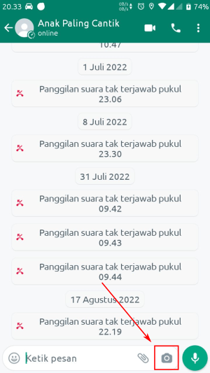 Cara sensor atau blur foto di WhatsApp 1 Masuklah ke menu memilih foto/gambar dengan menekan ikon kamera.