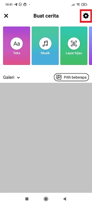 Cara mengembalikan cerita yang disenyapkan di Facebook 2 Tap ikon “Roda Gigi” di kanan atas.