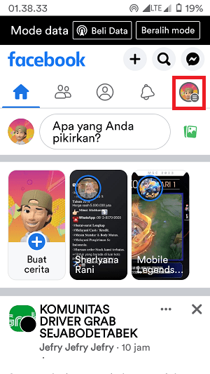 Cara Melihat Foto Facebook yang Sudah Dihapus (via HP dan PC) 1 Langkah melihat foto Facebook yang sudah dihapus lewat HP adalah membuka Facebook, dan begitu berada di beranda tap foto profil di kanan atas.