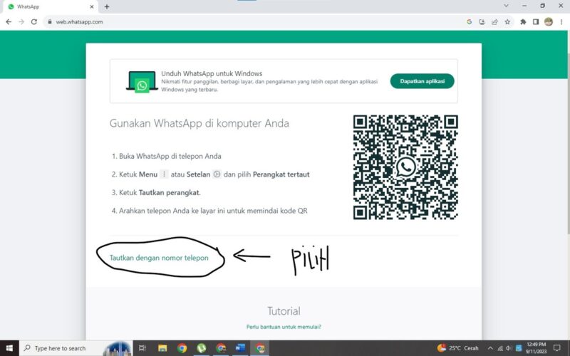 Cara Login WhatsApp Web Menggunakan Nomer HP (Tanpa Perlu Scan kode QR) 1 halaman whatsapp web, disini kita pilih tautkan perangkat menggunakan nomer telepon